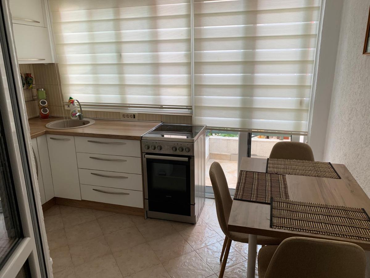 Apartmani Jedro Rafailovici Exterior foto